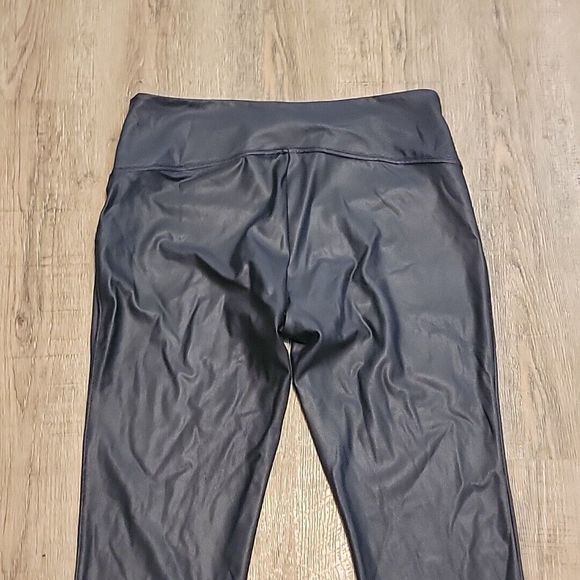 Time and Tru Pull On Pleather Legging Pants ~ Sz XL 16-18 ~ Black ~ Mid Rise - Picture 6 of 7